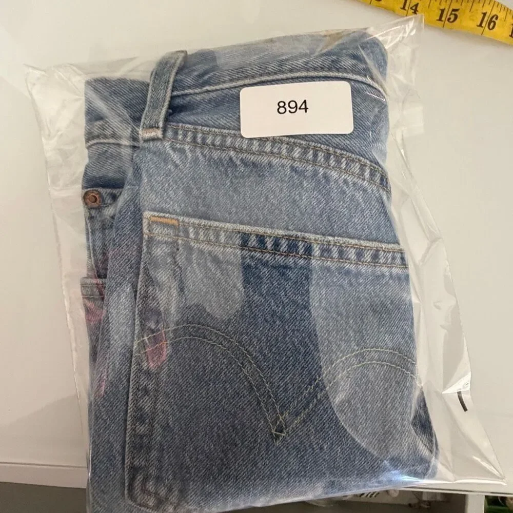 Levi’s blue button